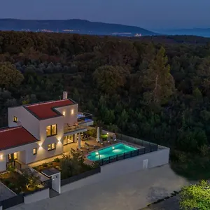 Villa Izabel With Hot Whirpool, Krnica