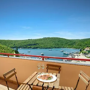 Apartment Duboko Plavo, Krnica